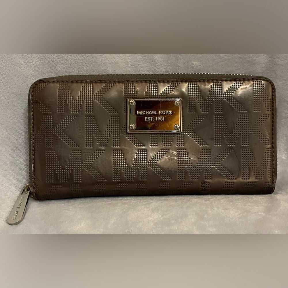 Michael Kors Pewter Dark Grey Mirror Metallic Leather MK Signature Wallet